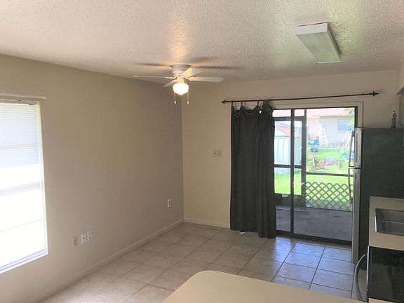 5th image of 2806 46th Avenue Dr W