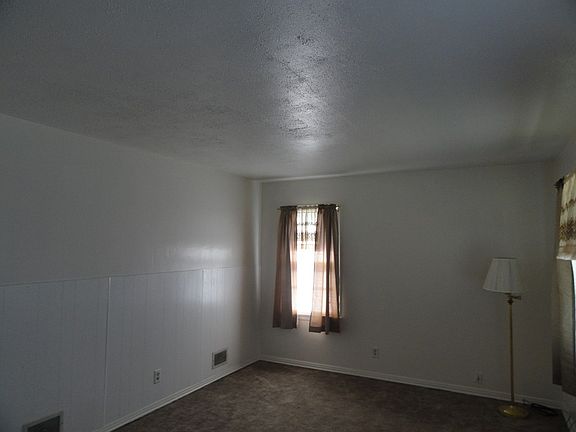 4th image of 315-317 E Bismark Rd