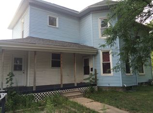 424 10th St NW, Cedar Rapids, IA 52405