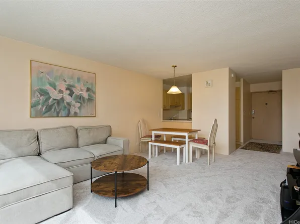 430 Lewers St #1105, Honolulu, HI 96815
