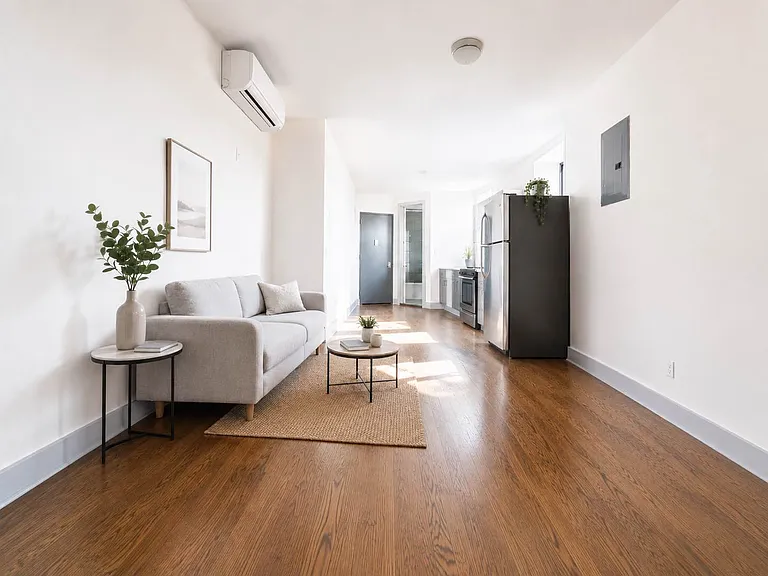 222 Pulaski St #8 — Photo 1