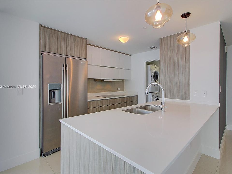 1st image of 600 NE 27th St APT 3605