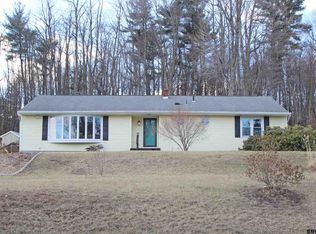 16 Denison Rd, Niskayuna, NY 12309