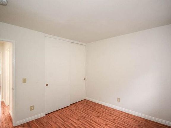 5th image of 1015 Carmel Cir