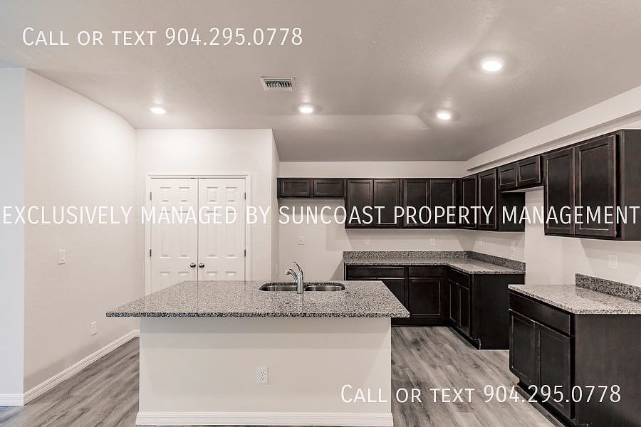 1st image of 389 Greenbriar Blvd