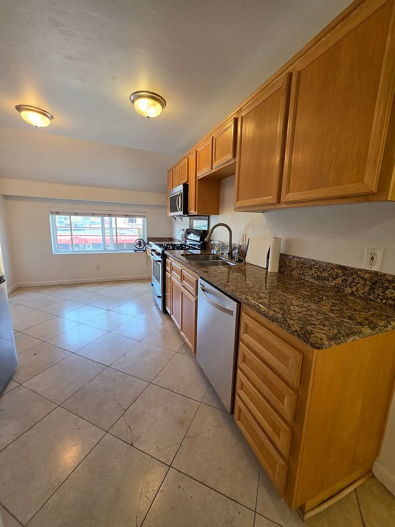 7120 — Photo 2
