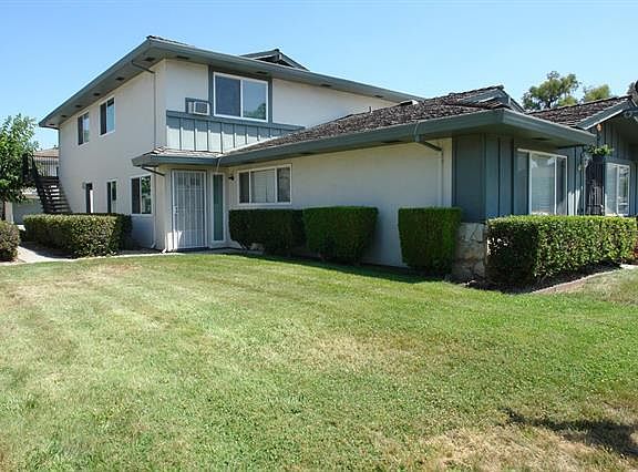 2nd image of 256 Tradewinds Ct APT 2