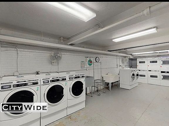 5th image of 137 E 38th St APT 10C