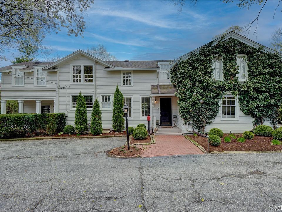 1st image of 146 Puritan Ave