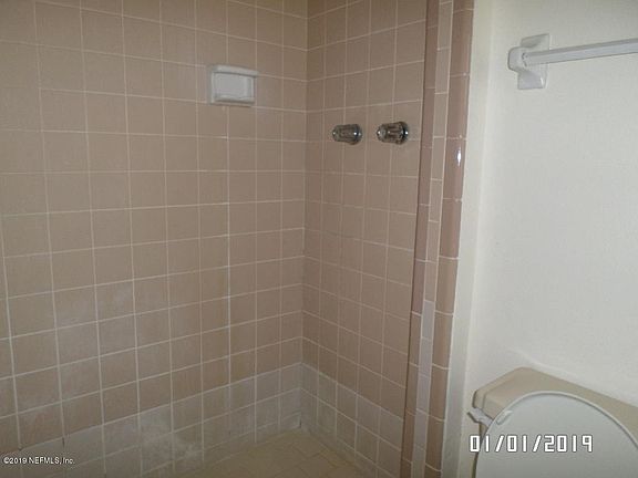 4th image of 395 Janell Dr