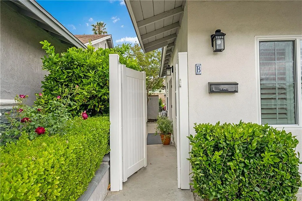 1 bed, 500 sqft, $2,300 — Photo 3