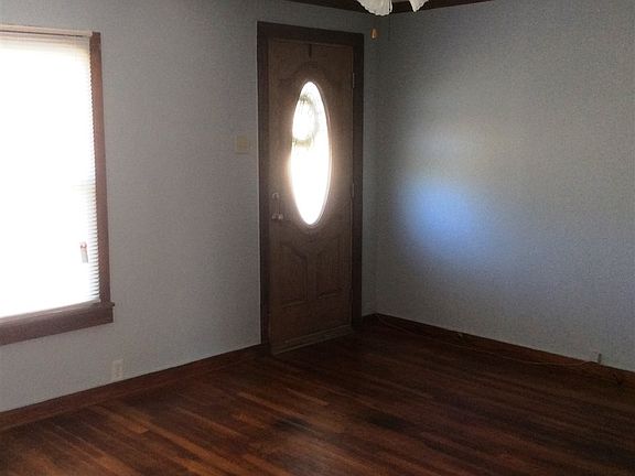 2nd image of 411 Church St