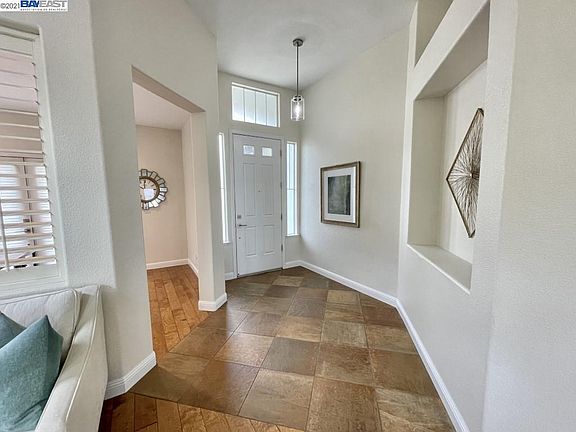 4th image of 5599 Gold Creek Dr