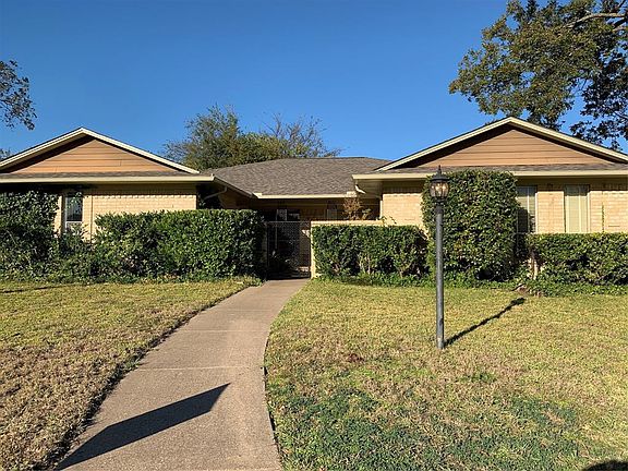 2nd image of 8222 Lullwater Dr