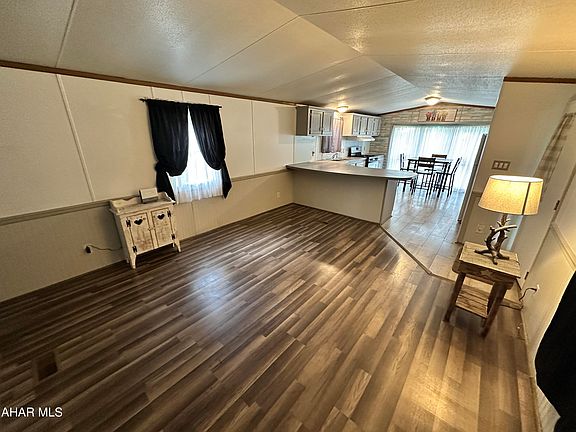 4th image of 517 Margaret Rd #39