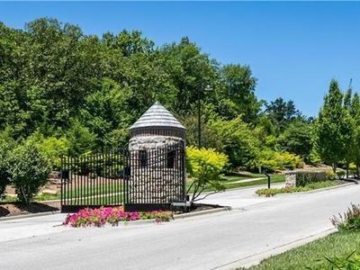 608 Saint James Ct, Loch Lloyd, MO, 64012
