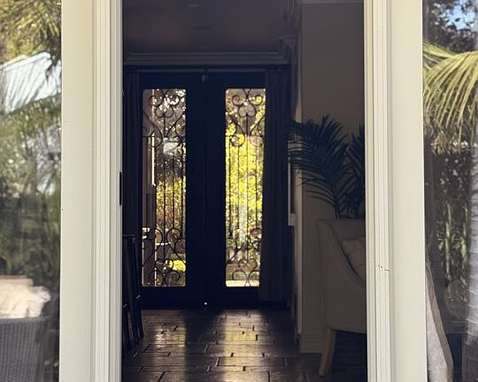 5th image of 2734 Burkshire Ave
