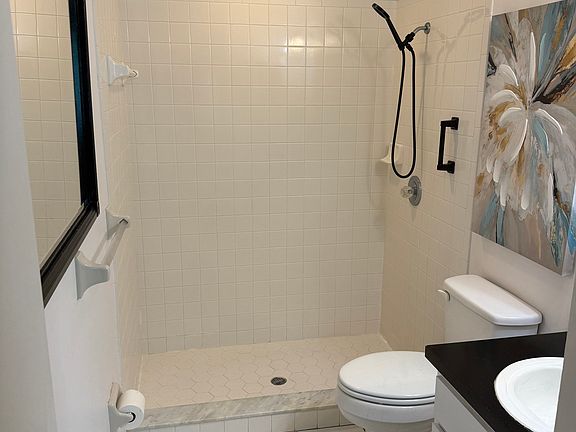 5th image of 2600 Lucerne Park Rd APT 502