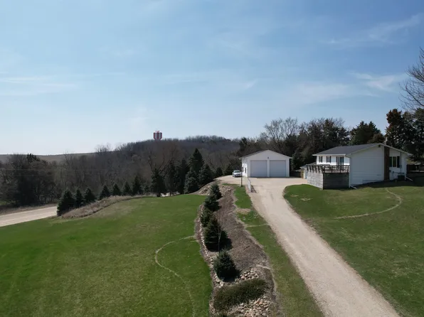 19671 Military Rd, Monticello, IA 52310