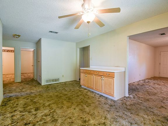 5th image of 208 Cody Ln