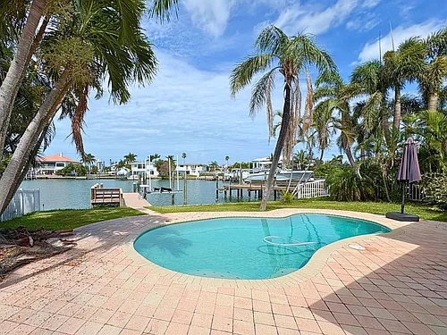 10128 Yacht Club Dr Photo 1