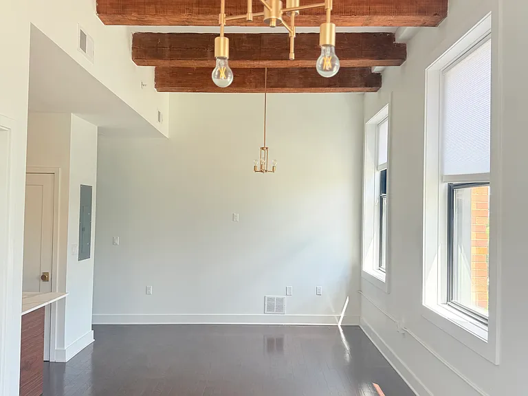 50 S Jefferson St #302 — Photo 4