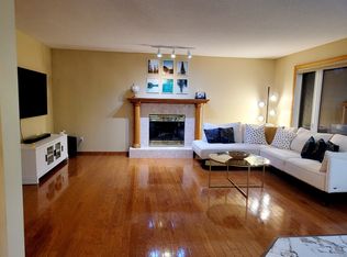 22 Lehigh Point, Winnipeg, MB R3Y1P2