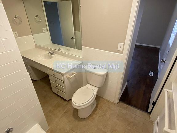 3rd image of 6312 E 101st Ter