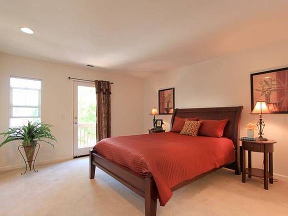 4th image of 4259 Voltaire St