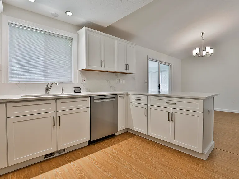 4 Myopia Ln — Photo 14