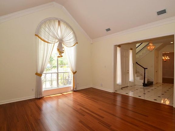 3rd image of 3411 Birchwood Ln