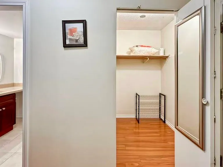 836 12th St #2F — Photo 8