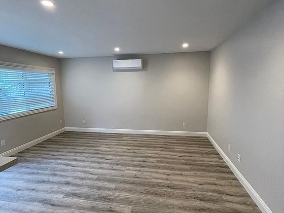 3rd image of 816 S Marguerita Ave #4