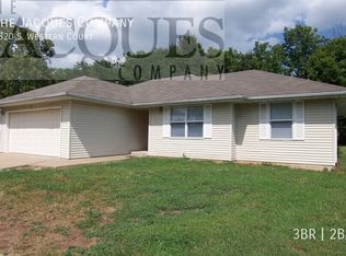 3820 S Western Ct, Springfield, MO 65807