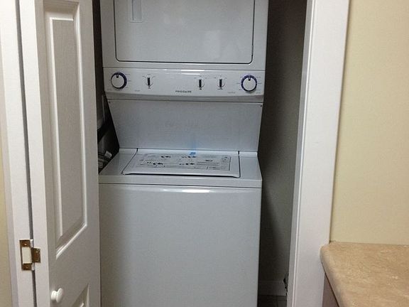 4th image of 3118 Kensington Ave APT 4