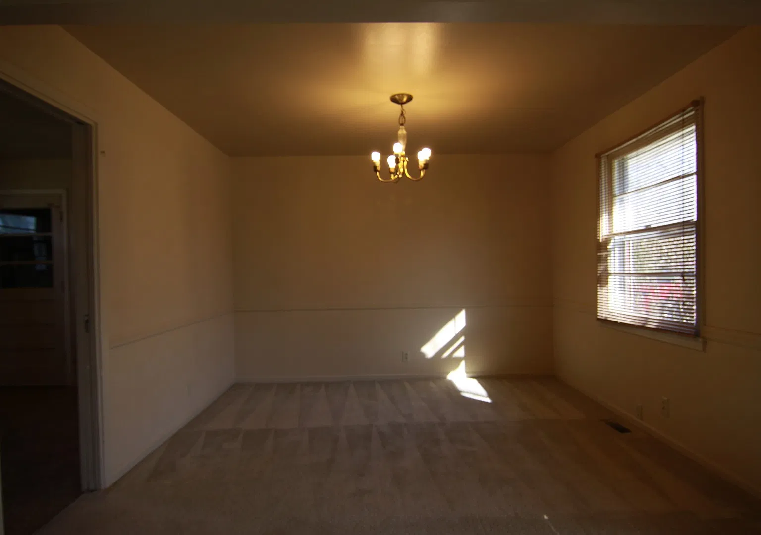3 Bedroom Home in the Dalewood subdivision For Rent! — Photo 4