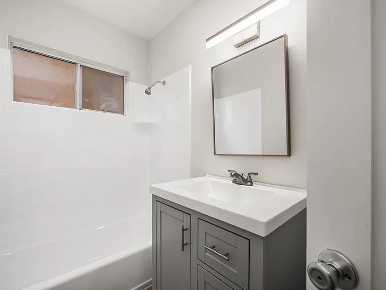 1750 Coronado Ave #6 — Photo 11