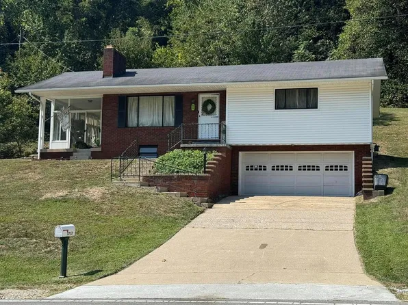 1717 Campbell Dr, Ironton, OH 45638