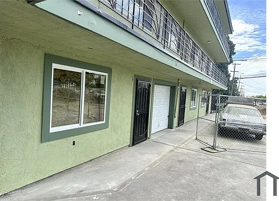 6400 Macarthur Blvd #6 — Photo 1