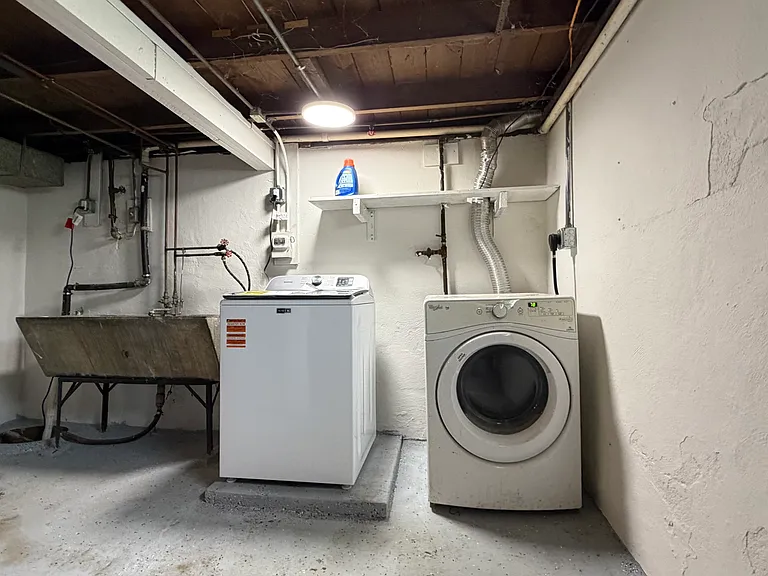 1212 E 39th Pl — Photo 13
