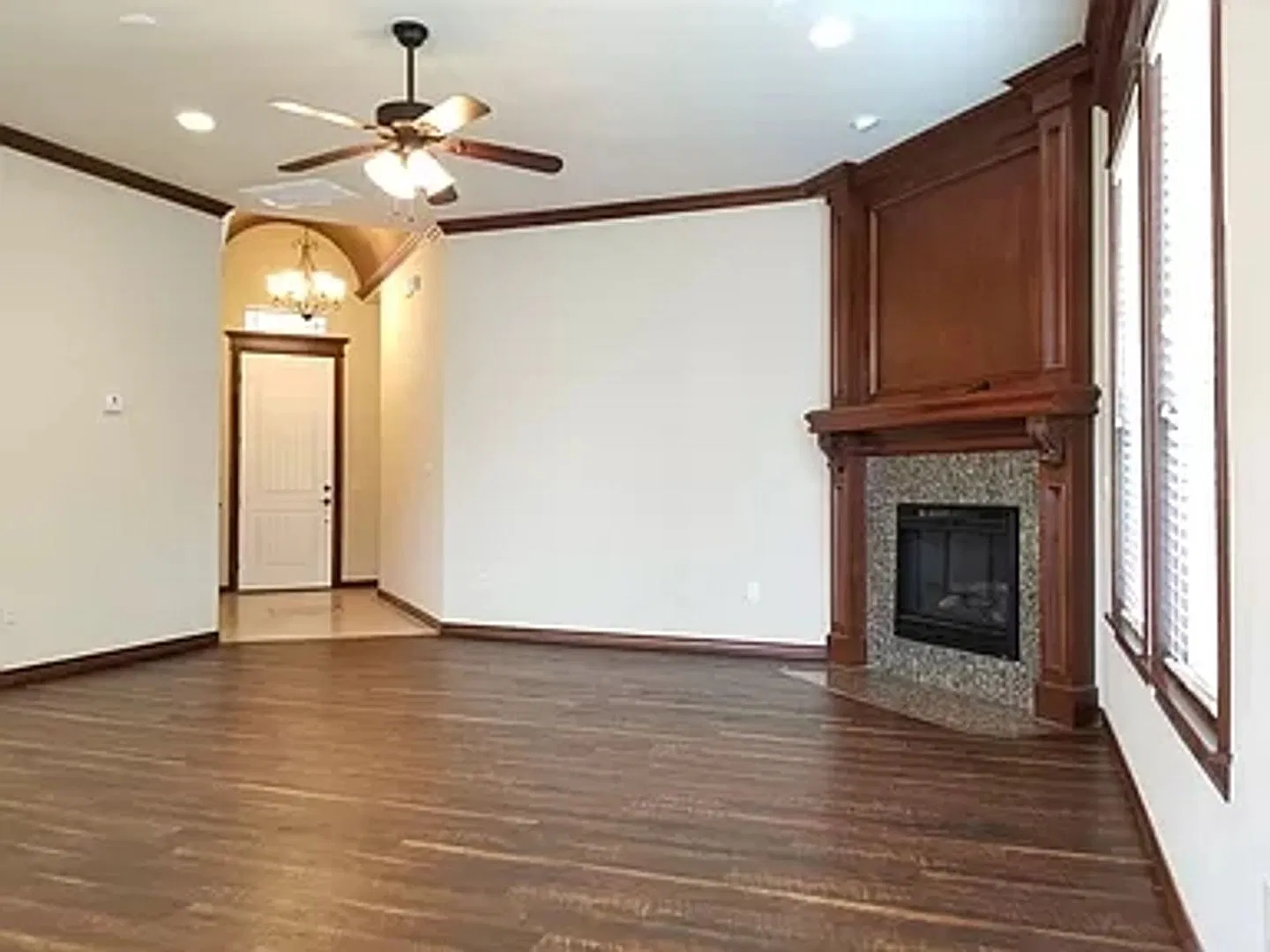 Gorgeous, 3 Bedroom 2 Bath In The King's Manor Addition In Moore With Storm Shelter — Photo 4