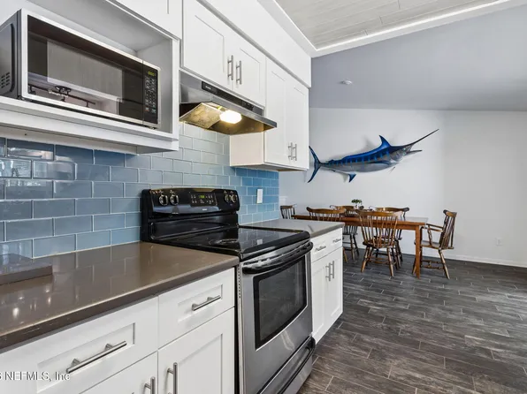 1207 14TH Street N, Jacksonville Beach, FL 32250