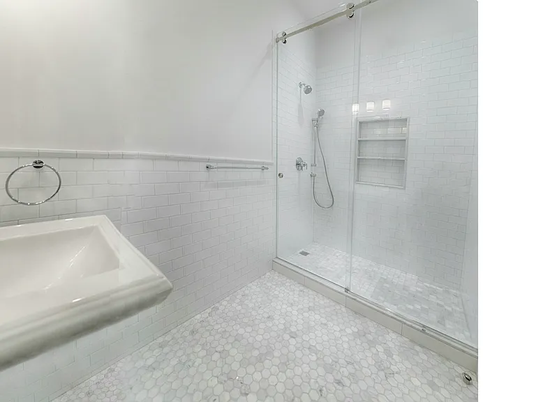 240 Centre St #4M — Photo 11
