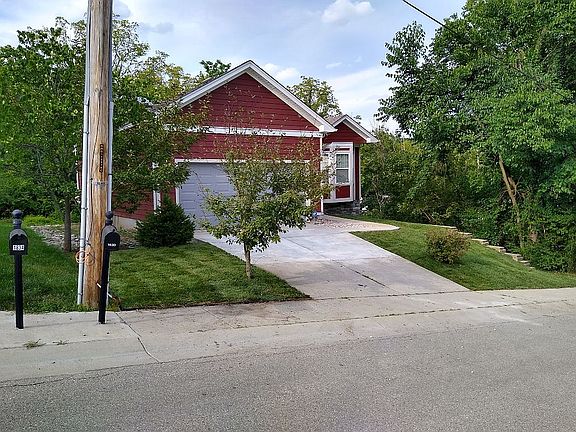2nd image of 1830 Robley Ave
