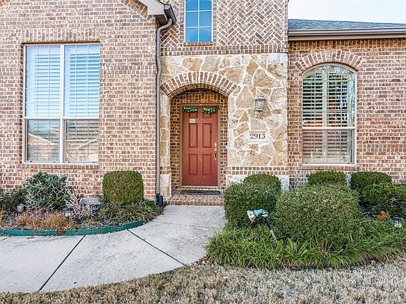 3rd image of 2913 Kirkwood Dr