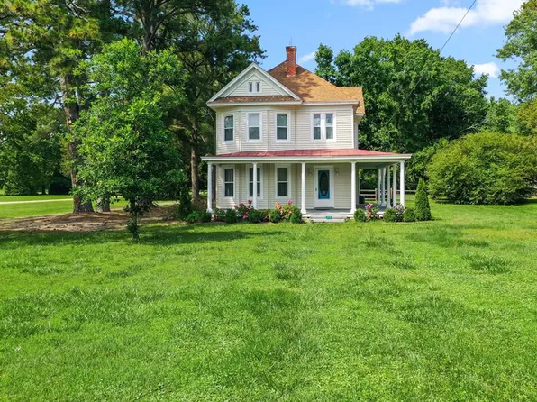 370 King Carter Dr, Irvington, VA 22480