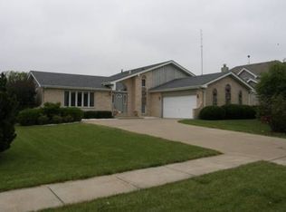 9930 Sussex Ct, Mokena, IL 60448