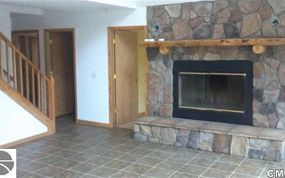 3rd image of 6550 Woodridge Lk