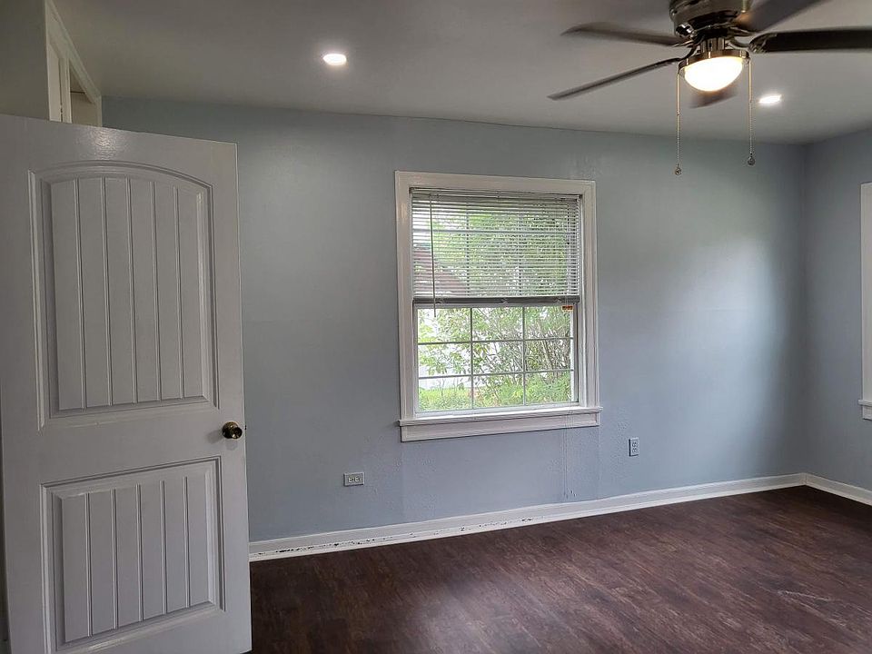 2nd image of 3325 Tampa St #F