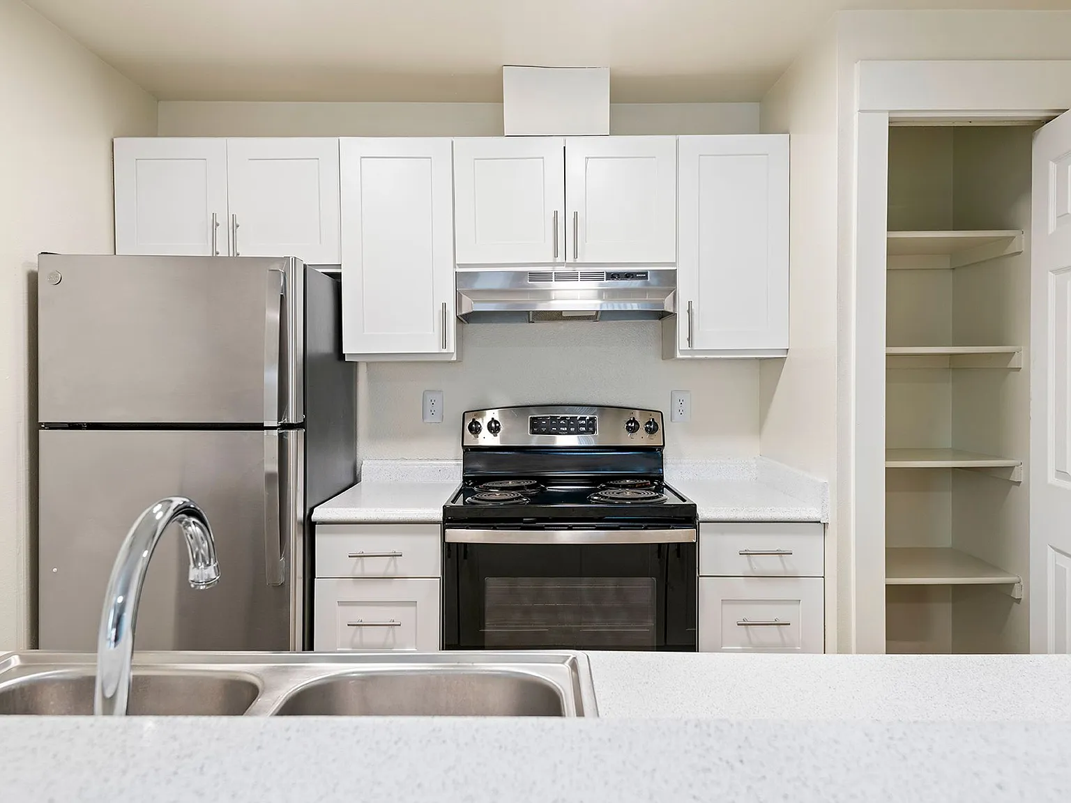 Alcove Apartment — Photo 4